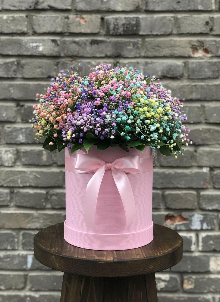 Цветочная композиция из Гипсофила и Розы в шляпной коробке в Пречистое