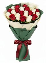 Букет Микс из красных и белых роз в Пречистое