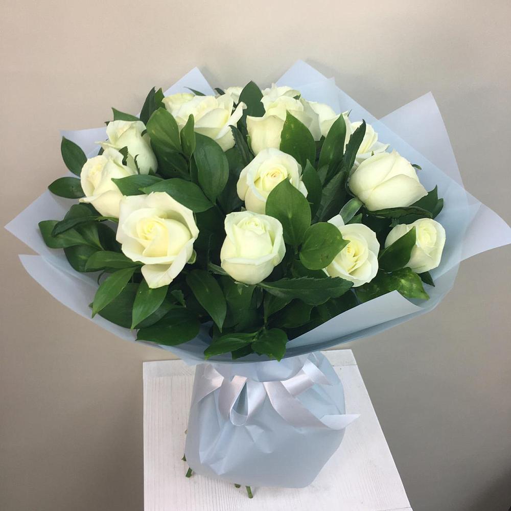 Букет 15 Белых роз Проуд в Пречистое