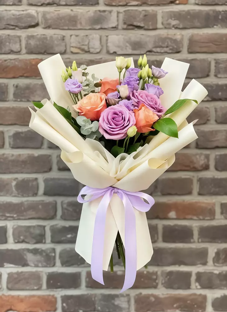 Букет цветов из: Лизиантусы и Розы в Пречистое