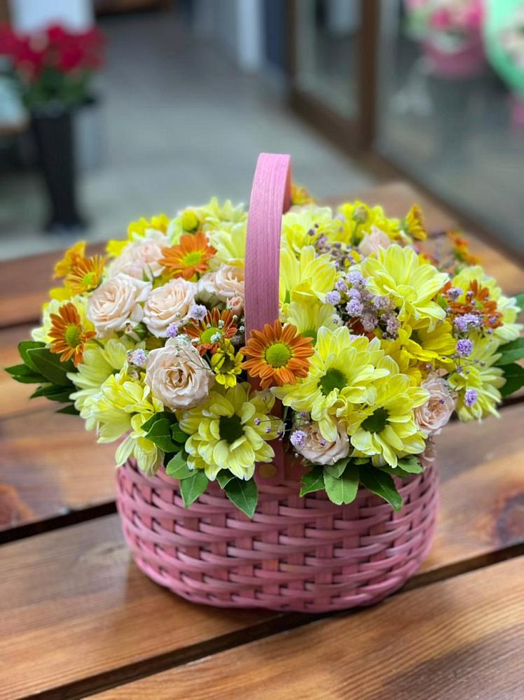 Цветочная композиция из Хризантемы и Розы в корзине в Пречистое
