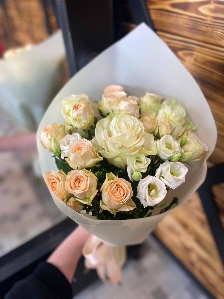 Букет цветов из: Розы и Лизиантусы в Пречистое